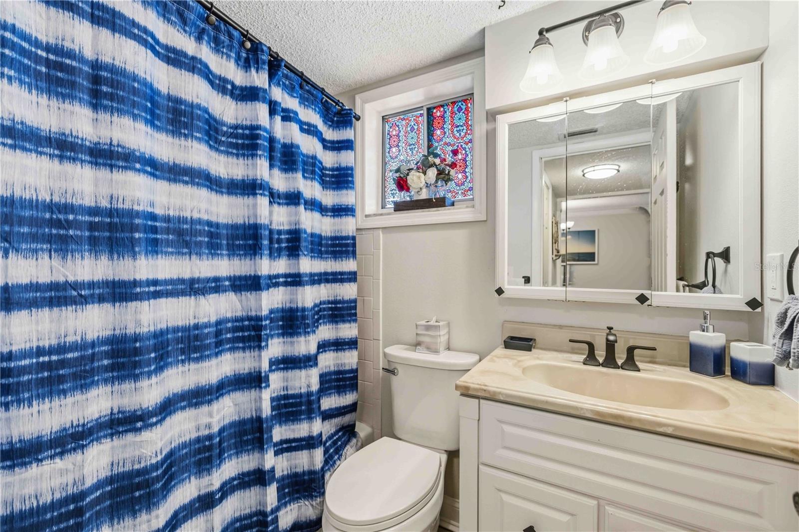 BAYSHORE ON THE LAKE APTS SEC 3 - Residential Lease