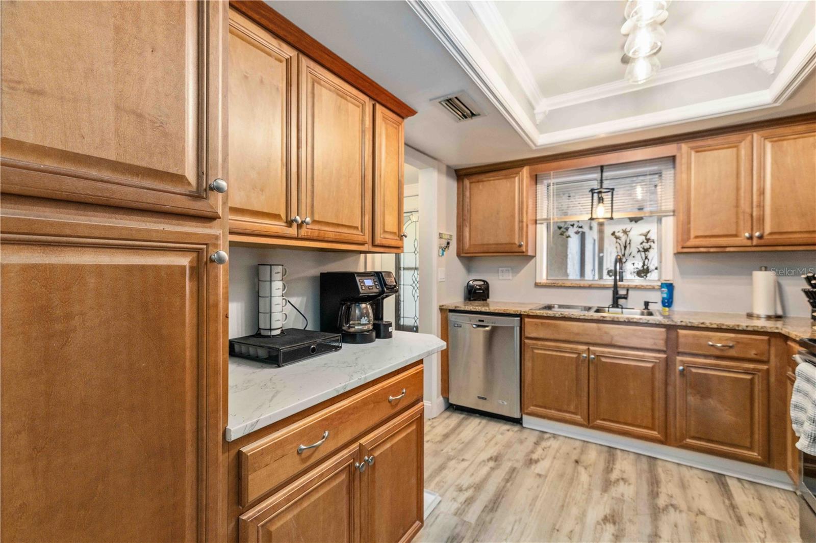 BAYSHORE ON THE LAKE APTS SEC 3 - Residential Lease