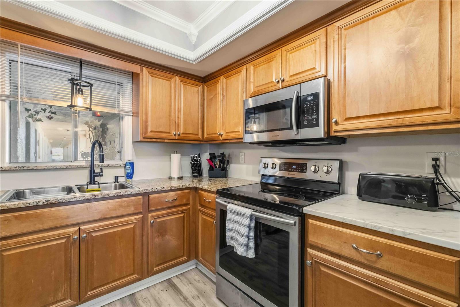 BAYSHORE ON THE LAKE APTS SEC 3 - Residential Lease