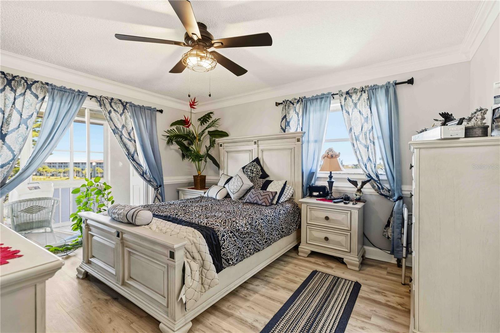 BAYSHORE ON THE LAKE APTS SEC 3 - Residential Lease