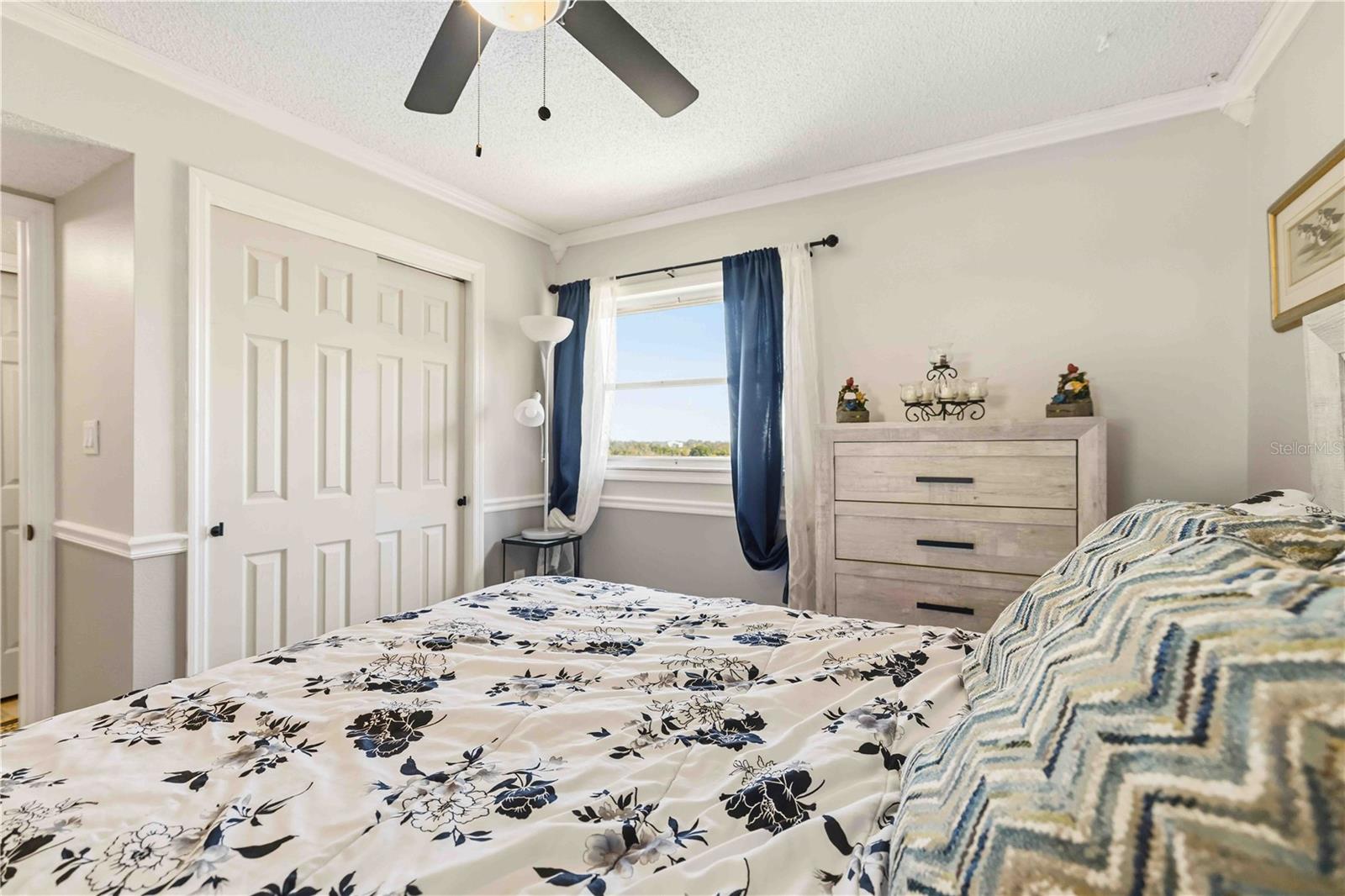 BAYSHORE ON THE LAKE APTS SEC 3 - Residential Lease