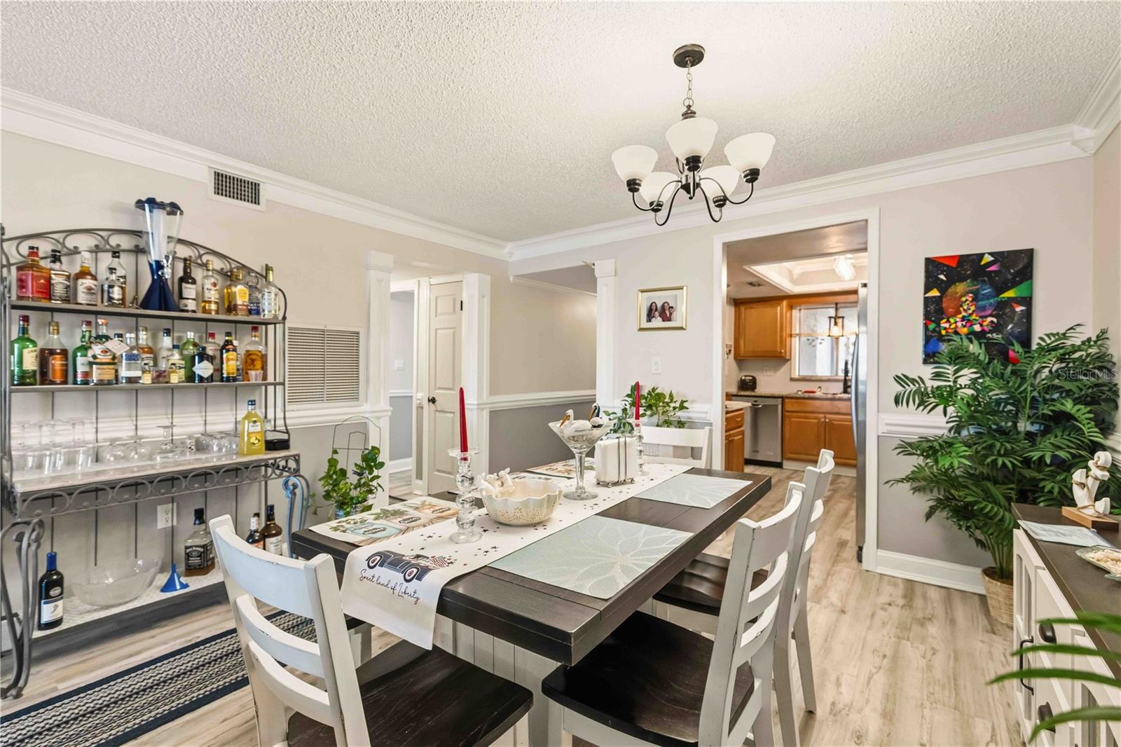 BAYSHORE ON THE LAKE APTS SEC 3 - Residential Lease