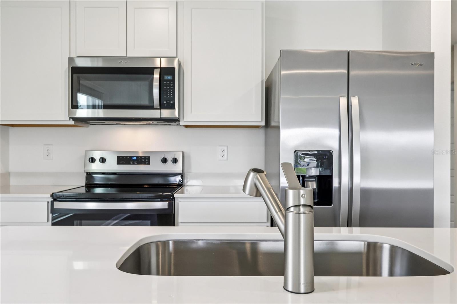 LEOMAS LANDING - Residential