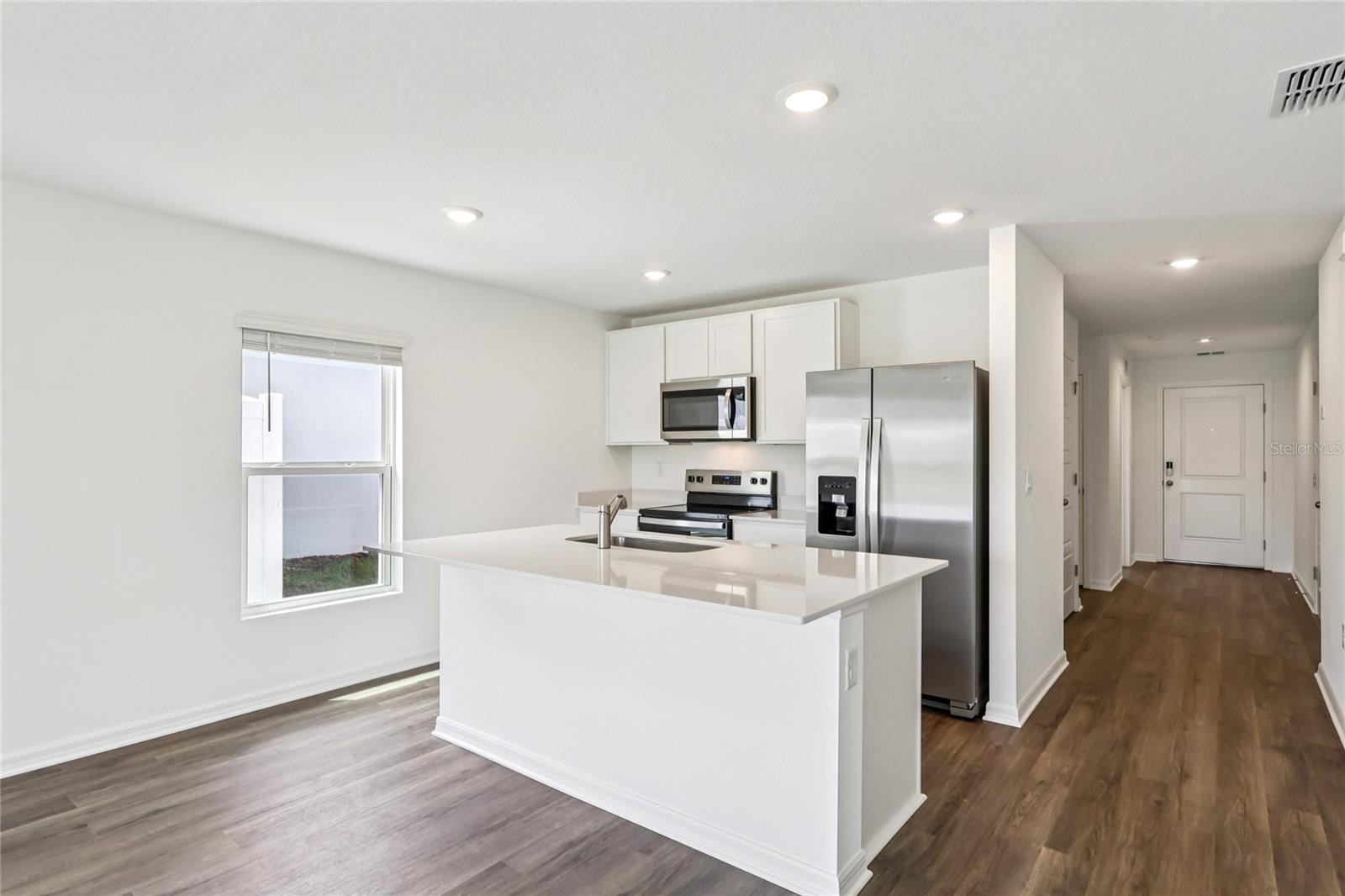 LEOMAS LANDING - Residential