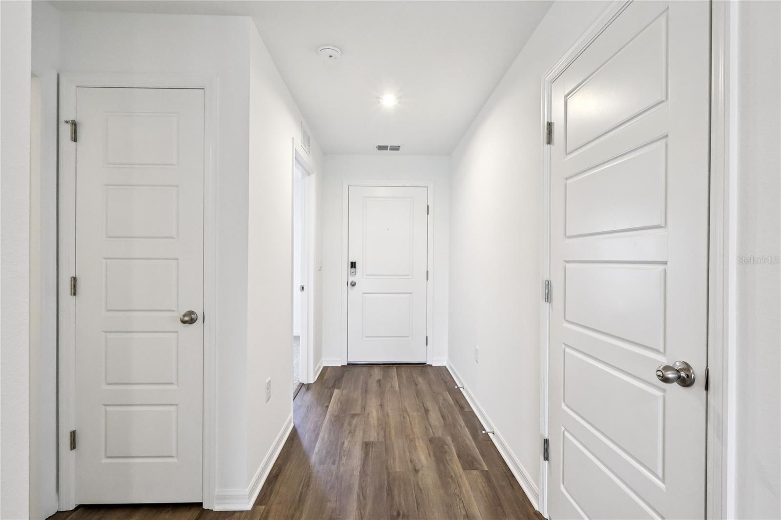 LEOMAS LANDING - Residential