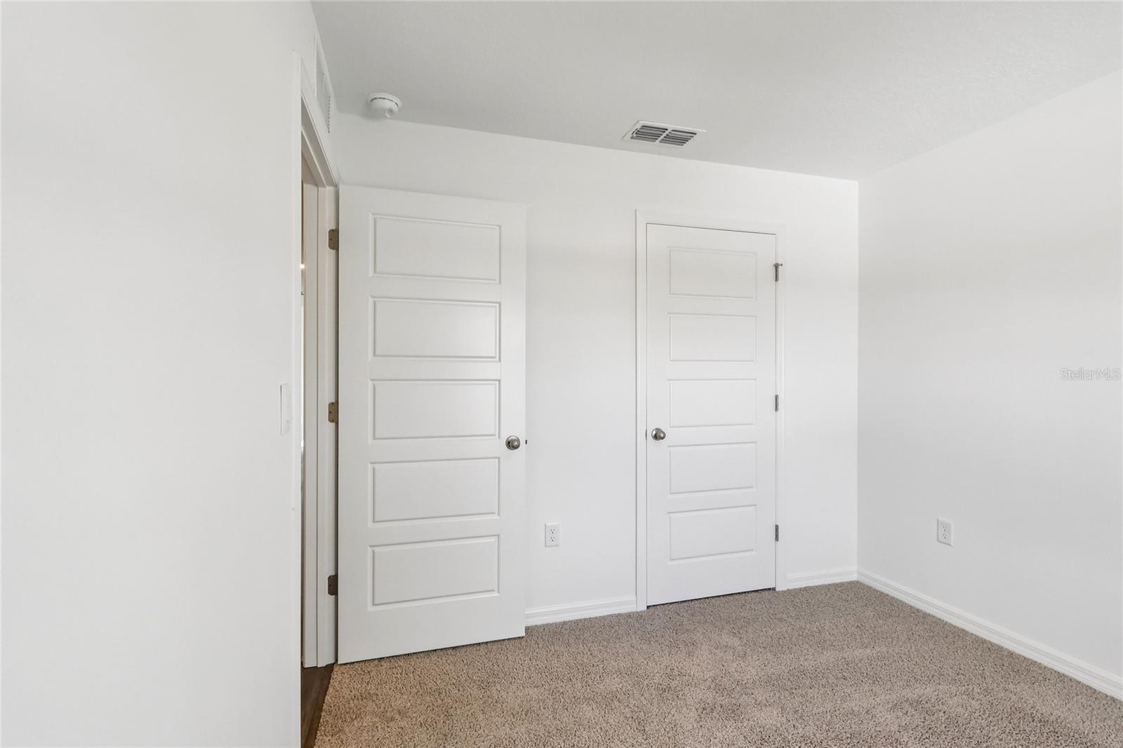 LEOMAS LANDING - Residential