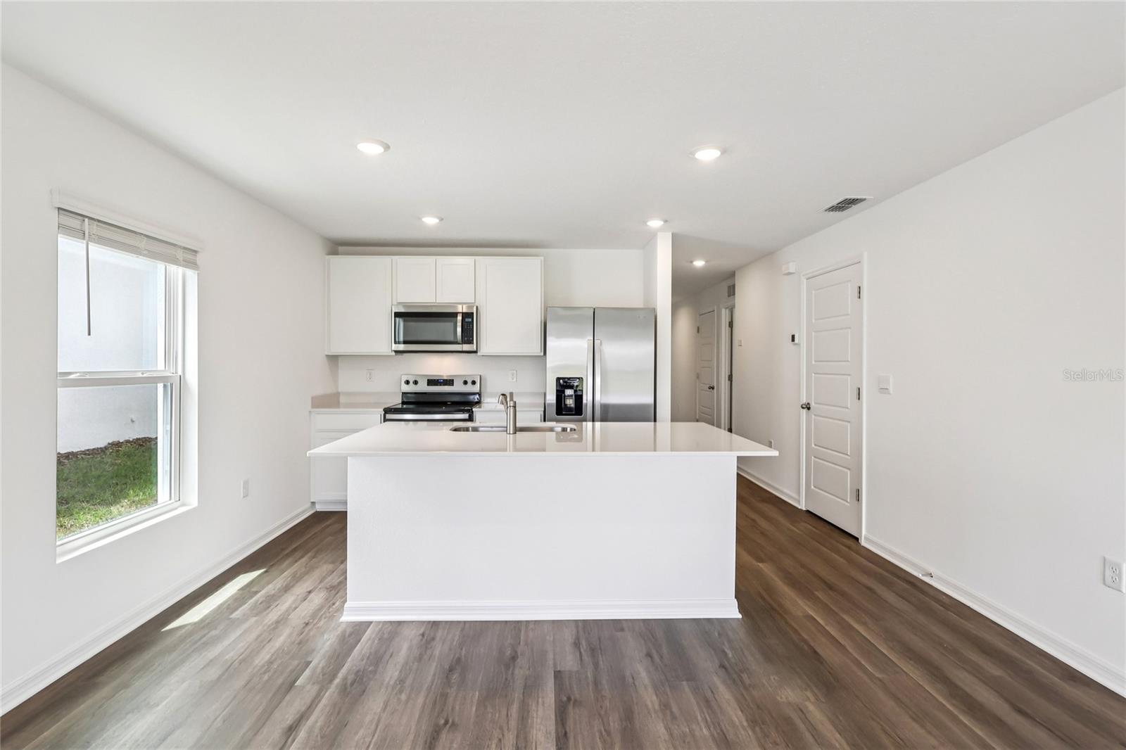 LEOMAS LANDING - Residential