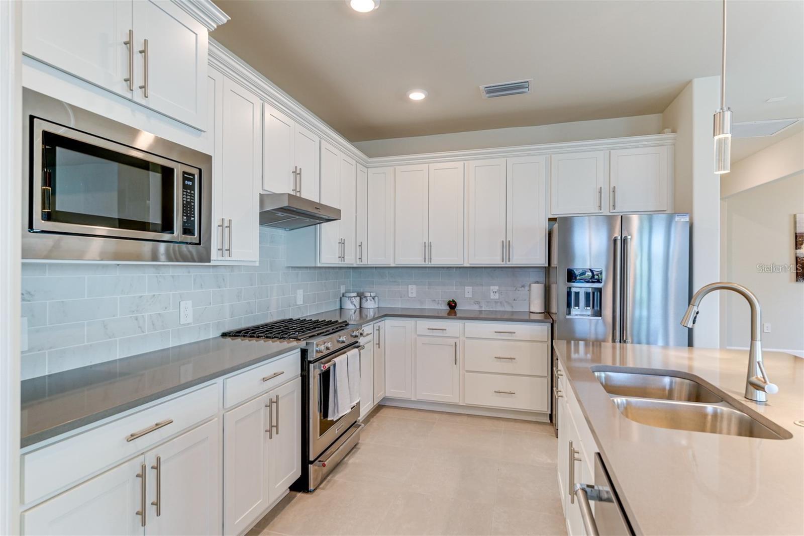 DEL WEBB PH IV SUBPH 4A & 4B - Residential Lease
