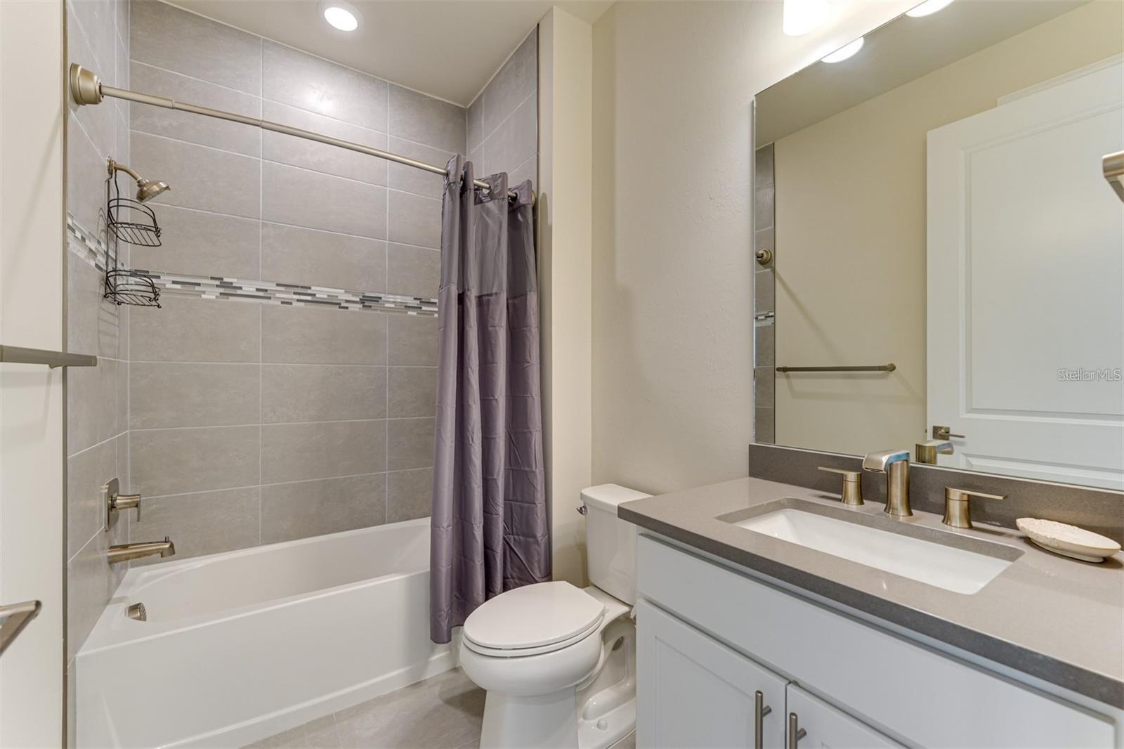 DEL WEBB PH IV SUBPH 4A & 4B - Residential Lease