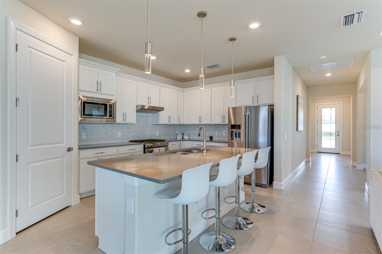 DEL WEBB PH IV SUBPH 4A & 4B - Residential Lease