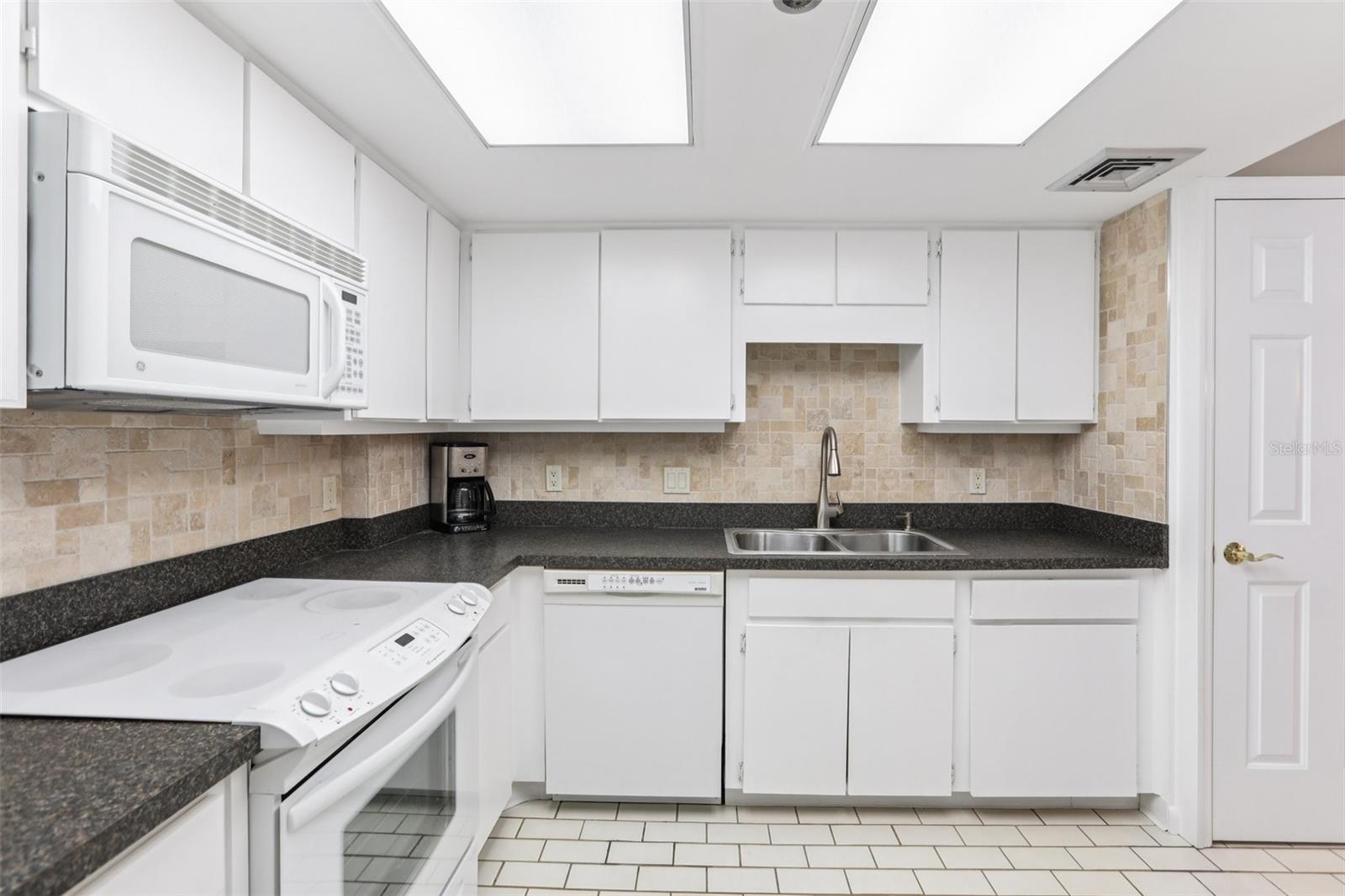 KEY CAPRI CONDO - Residential