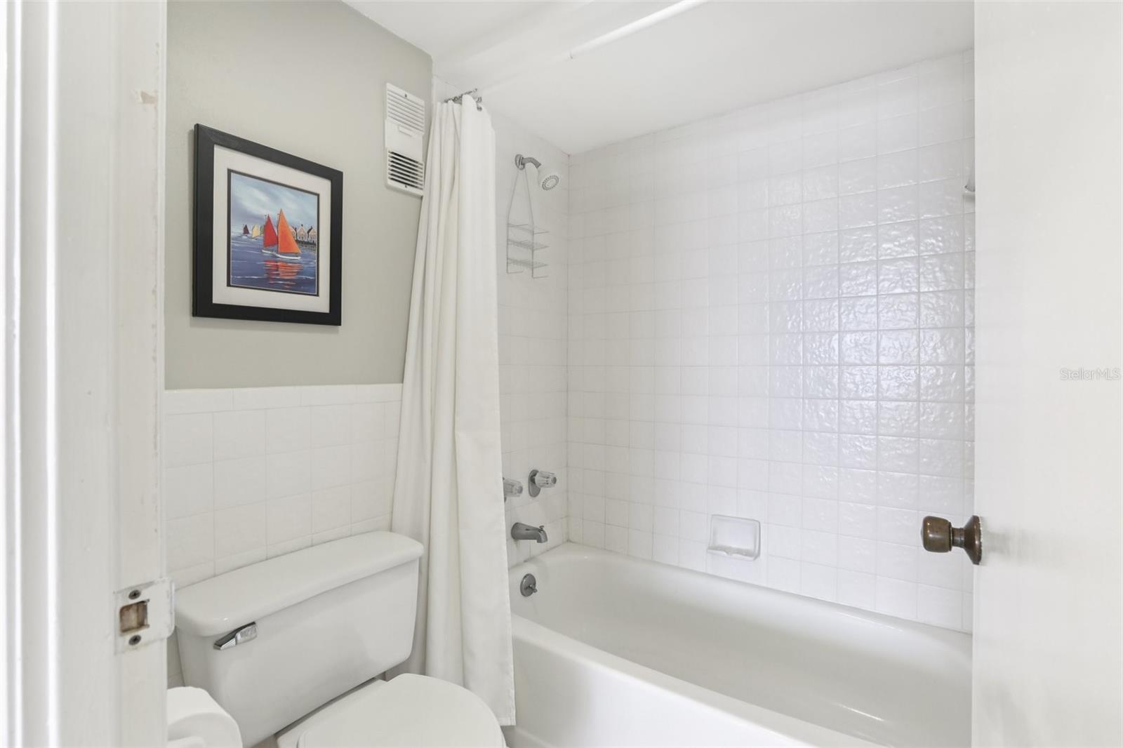 KEY CAPRI CONDO - Residential