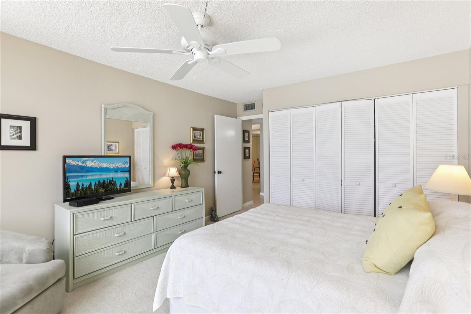 KEY CAPRI CONDO - Residential