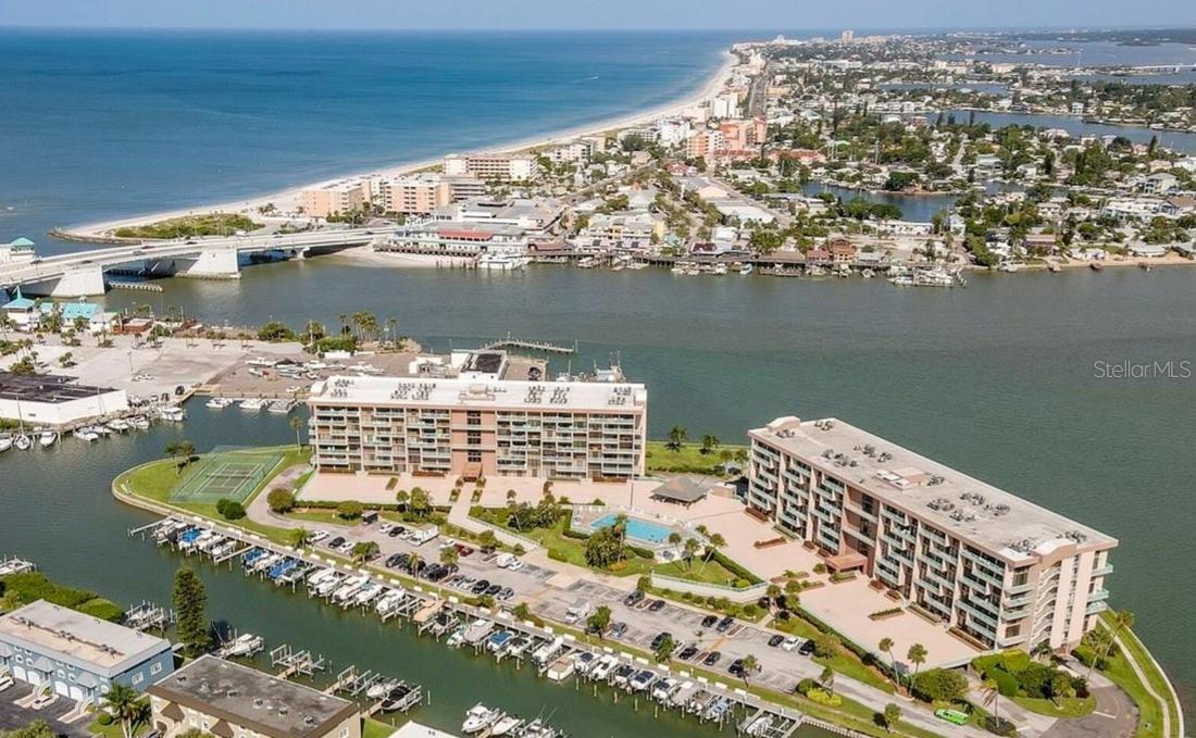 KEY CAPRI CONDO - Residential
