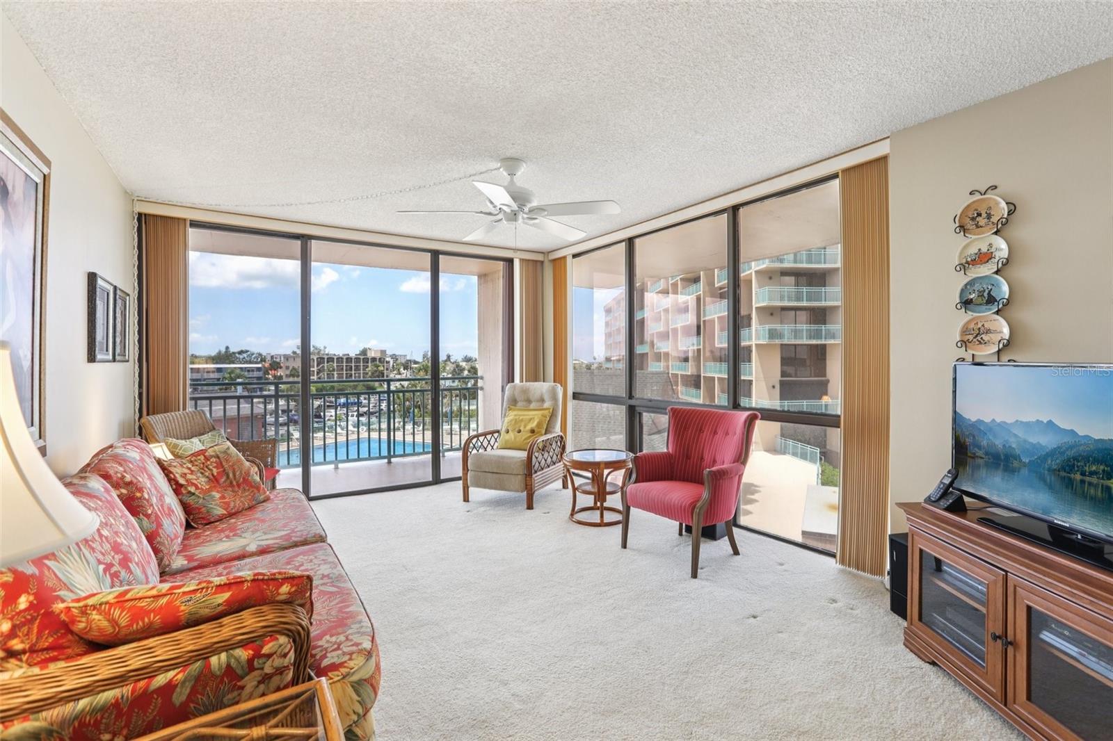 KEY CAPRI CONDO - Residential