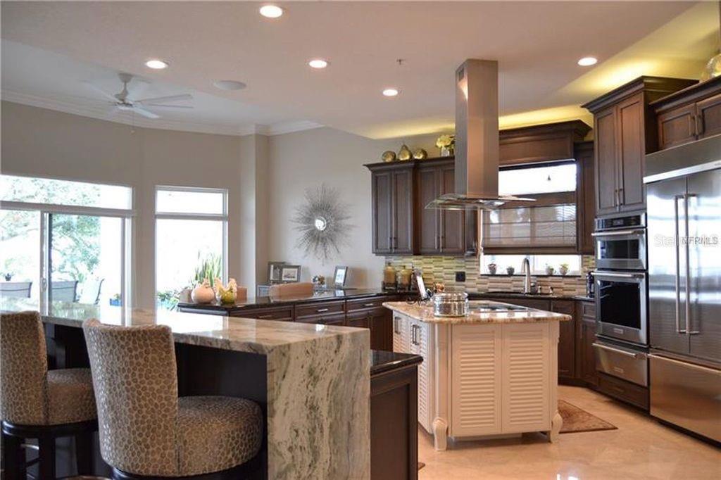VICTORIA SHORES CONDO - Residential