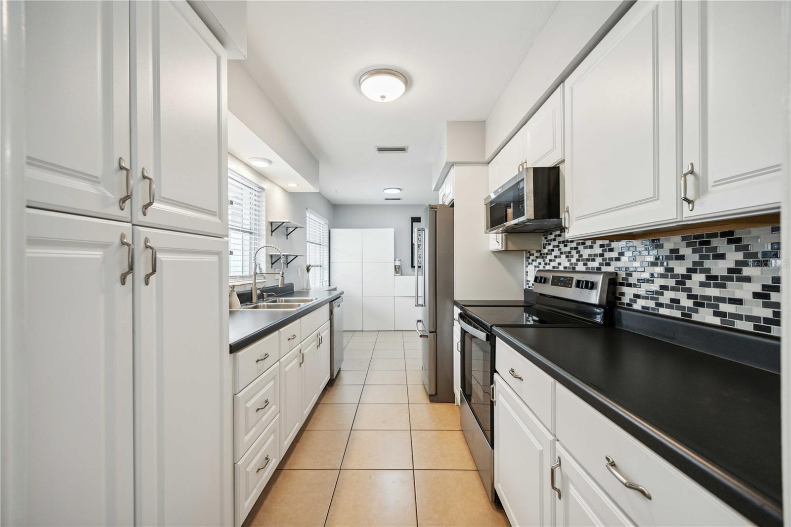 WHITFIELD COUNTRY CLUB ESTATES 1 - Residential