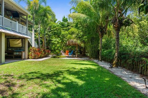 A home in PALM HARBOR