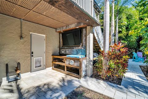 A home in PALM HARBOR