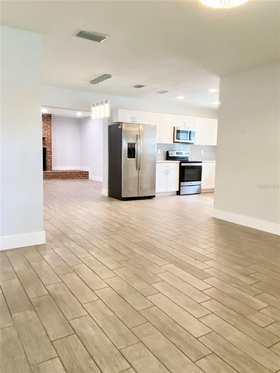 TEMPLE PARK UNIT 3 - Residential Lease