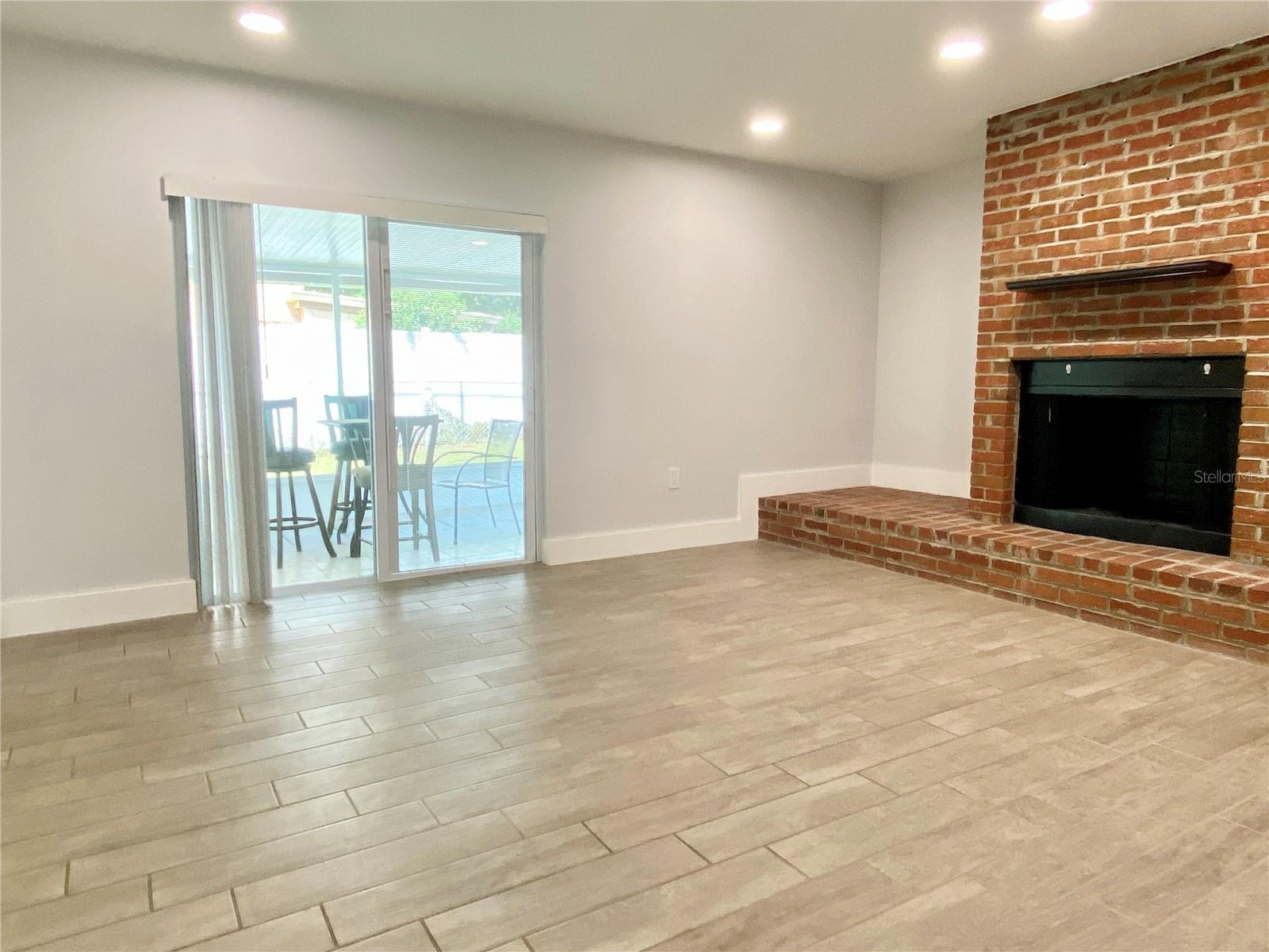 TEMPLE PARK UNIT 3 - Residential Lease