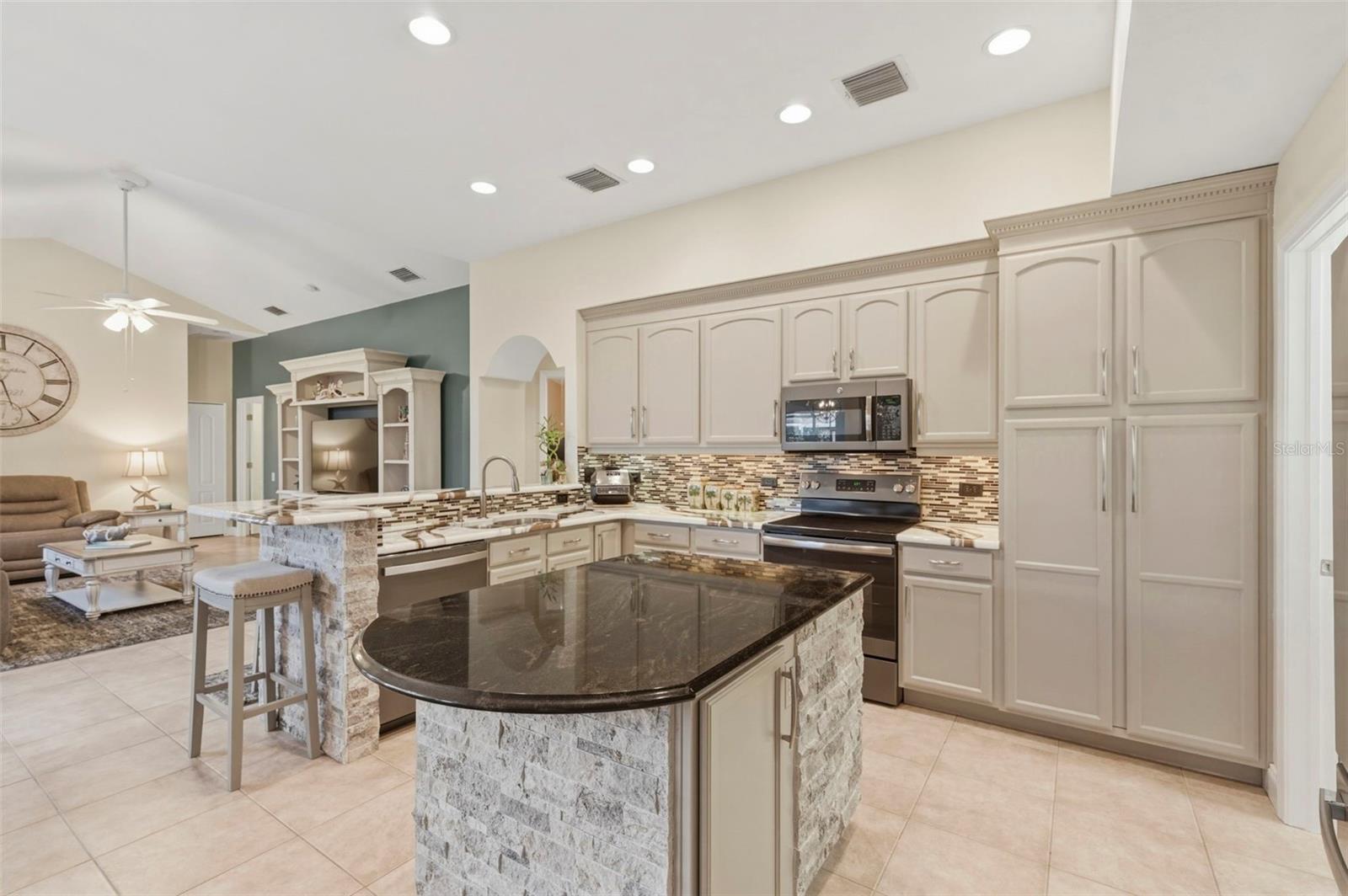 FOX WOOD PH 04 - Residential