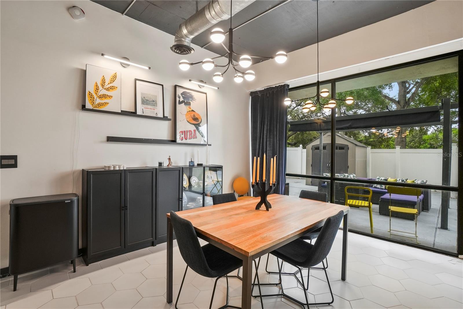 LAKESIDE CROSSING CONDO - Residential