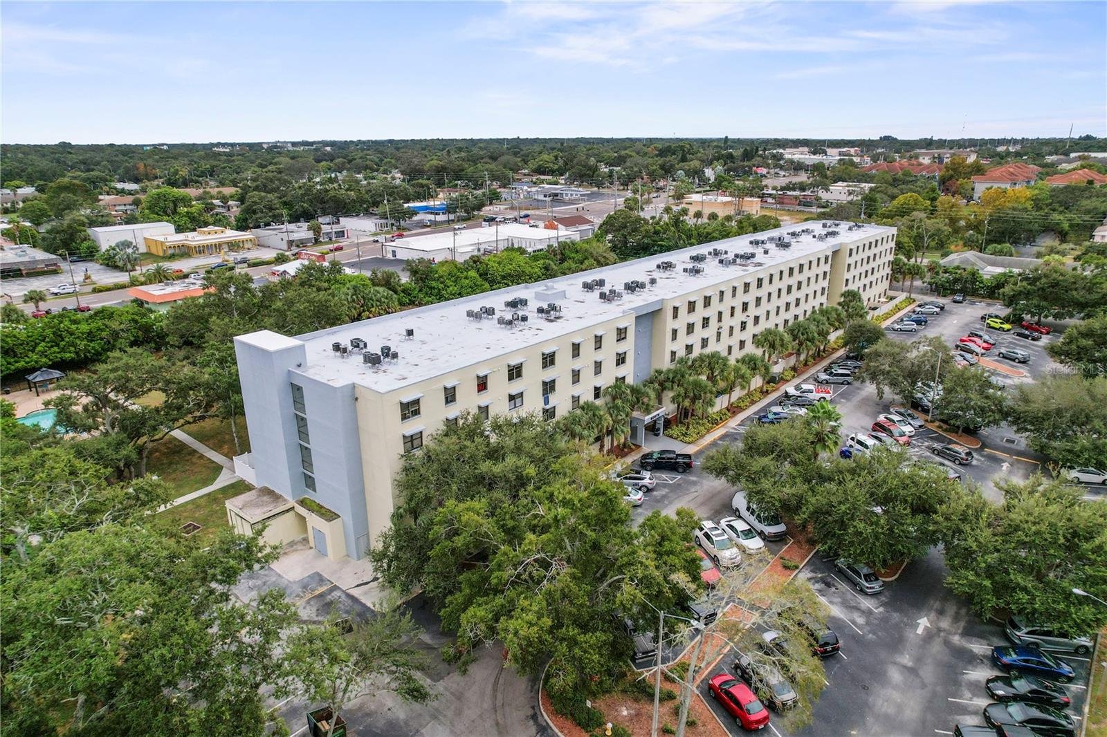 LAKESIDE CROSSING CONDO - Residential