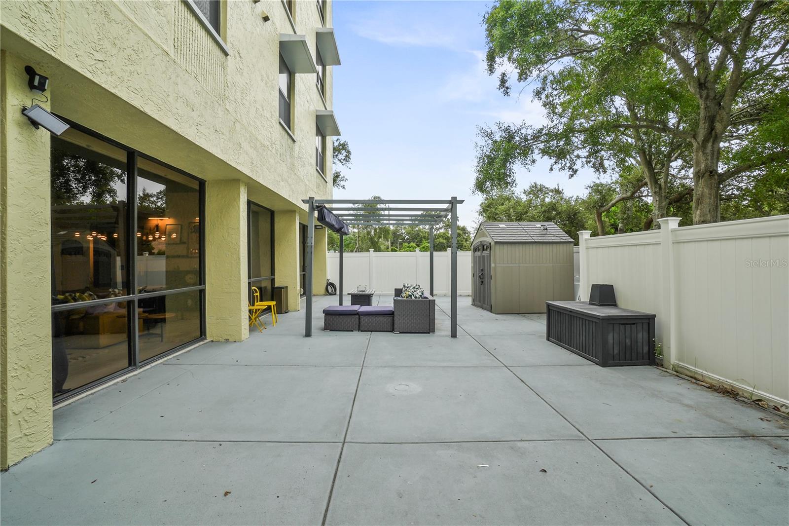 LAKESIDE CROSSING CONDO - Residential