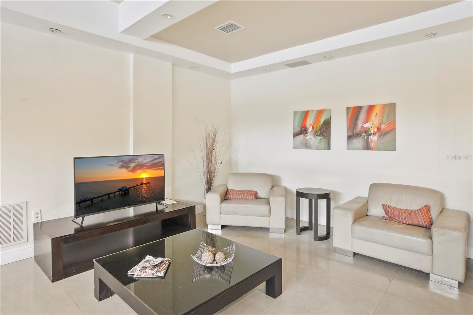 LAKESIDE CROSSING CONDO - Residential