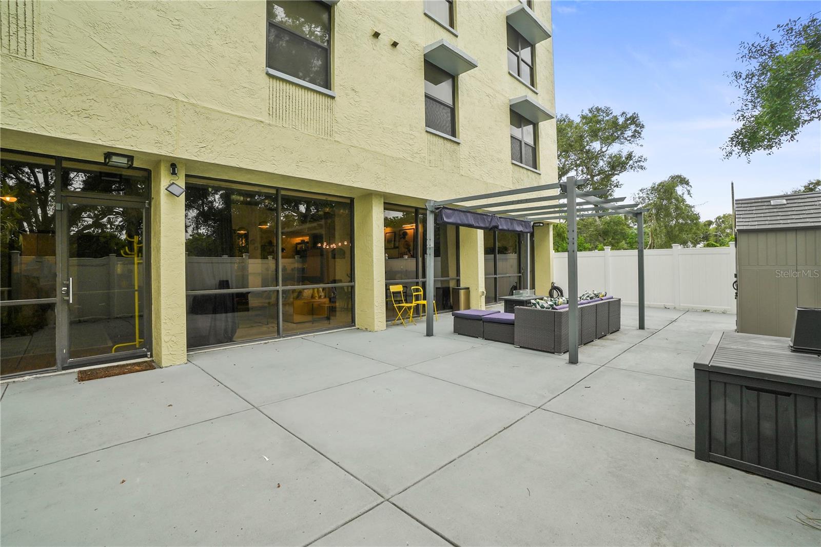 LAKESIDE CROSSING CONDO - Residential