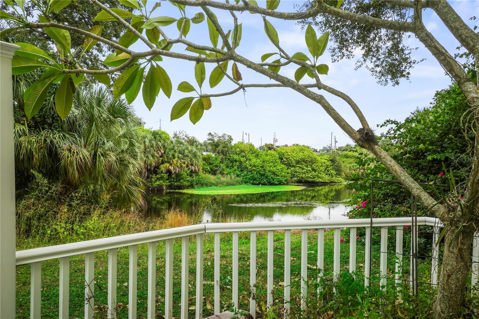 LAKESIDE CROSSING CONDO - Residential