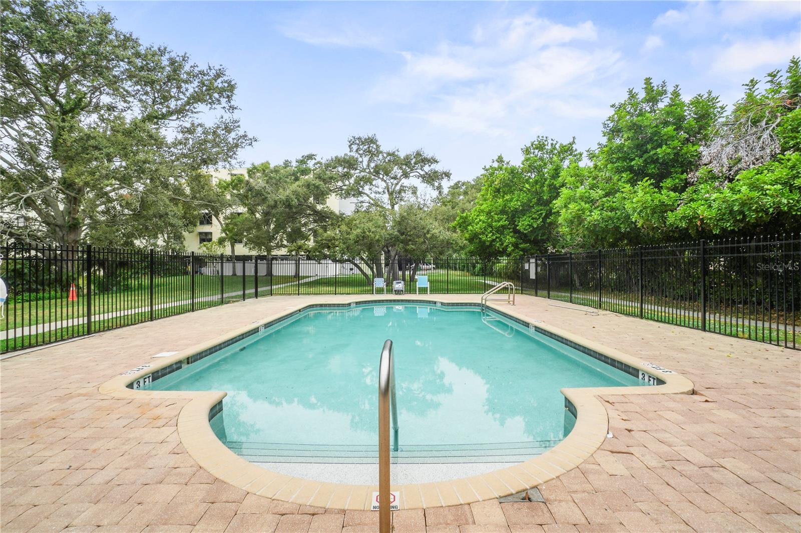 LAKESIDE CROSSING CONDO - Residential