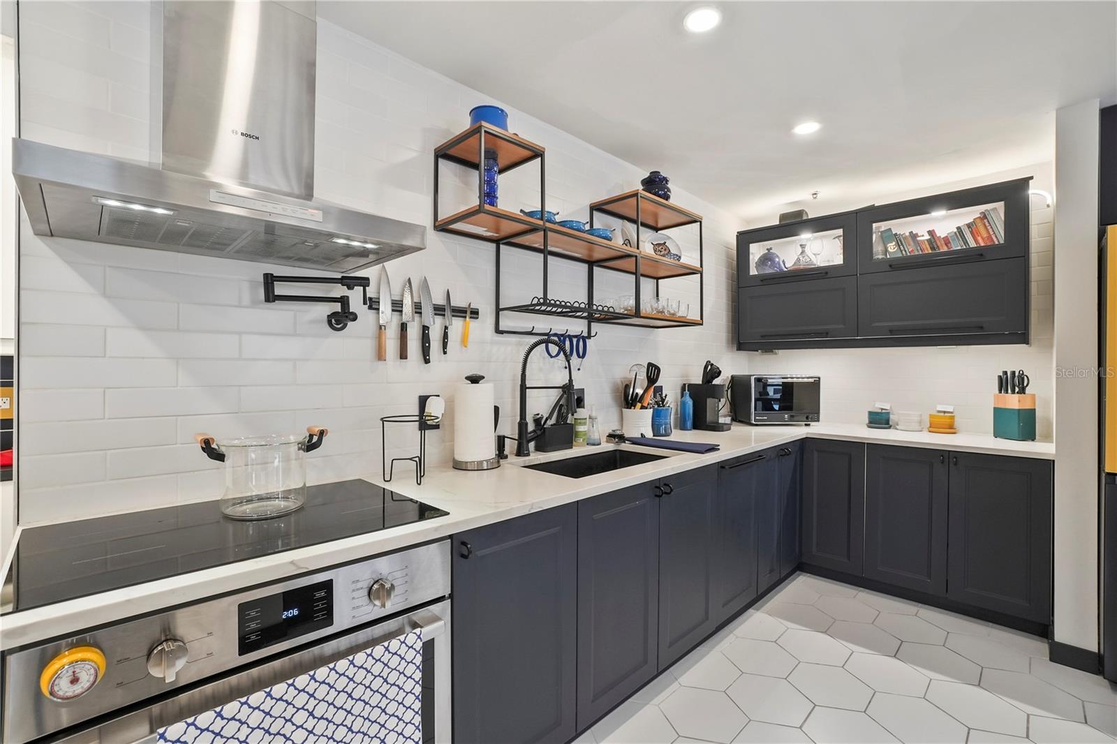 LAKESIDE CROSSING CONDO - Residential