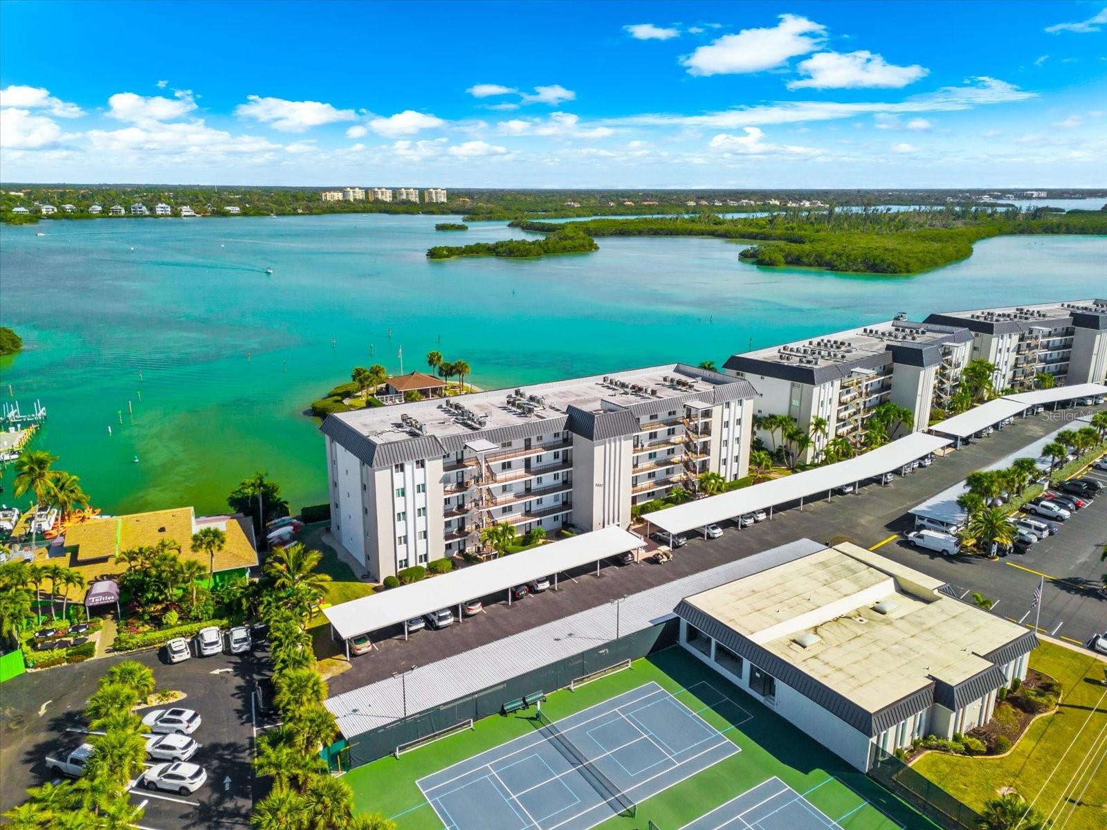 SUNRISE COVE SEC 1 - Residential