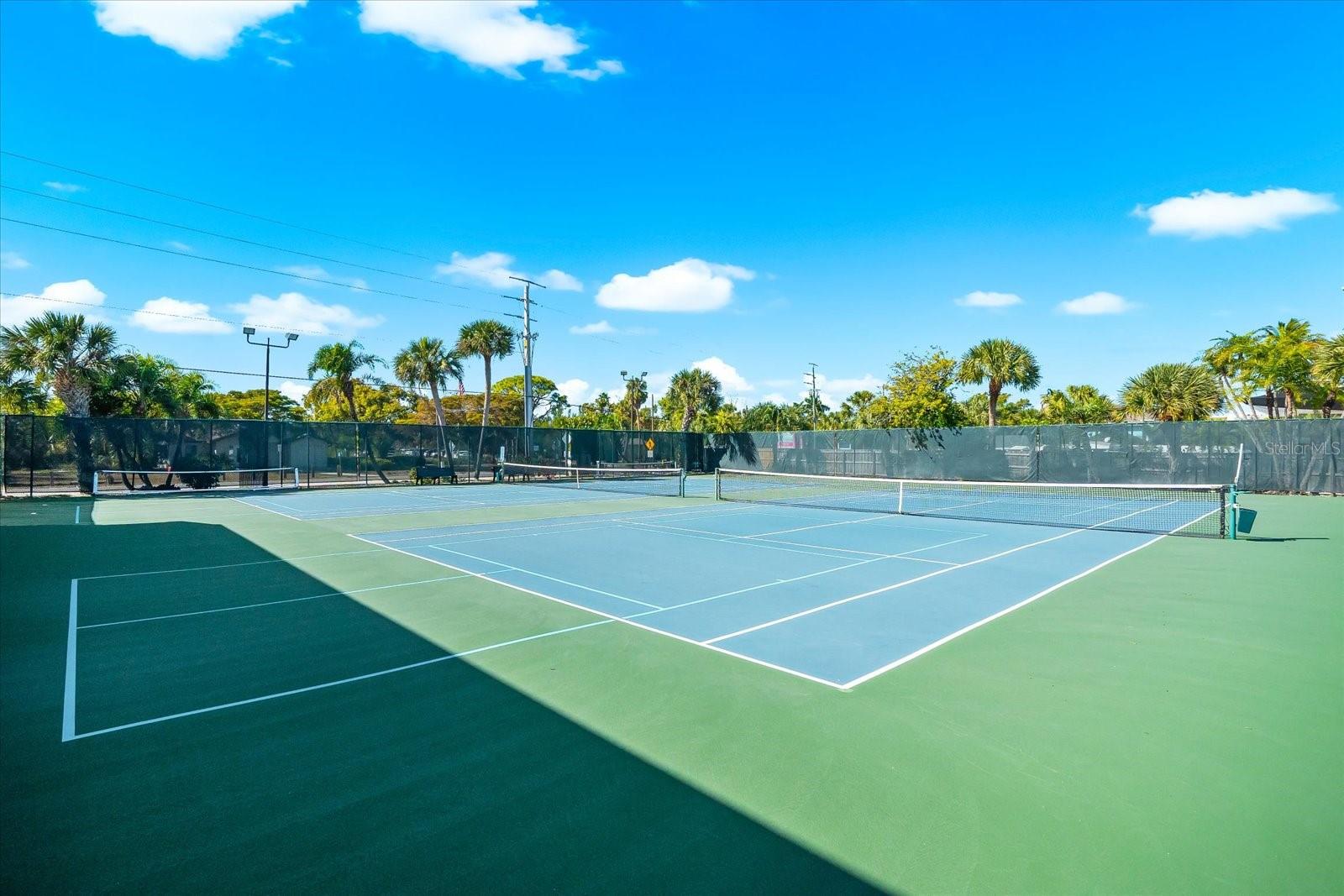 SUNRISE COVE SEC 1 - Residential