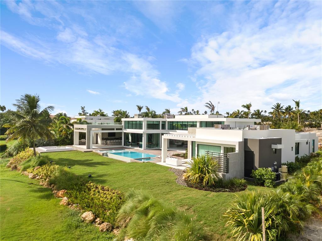 DORADO COUNTRY ESTATES - Residential