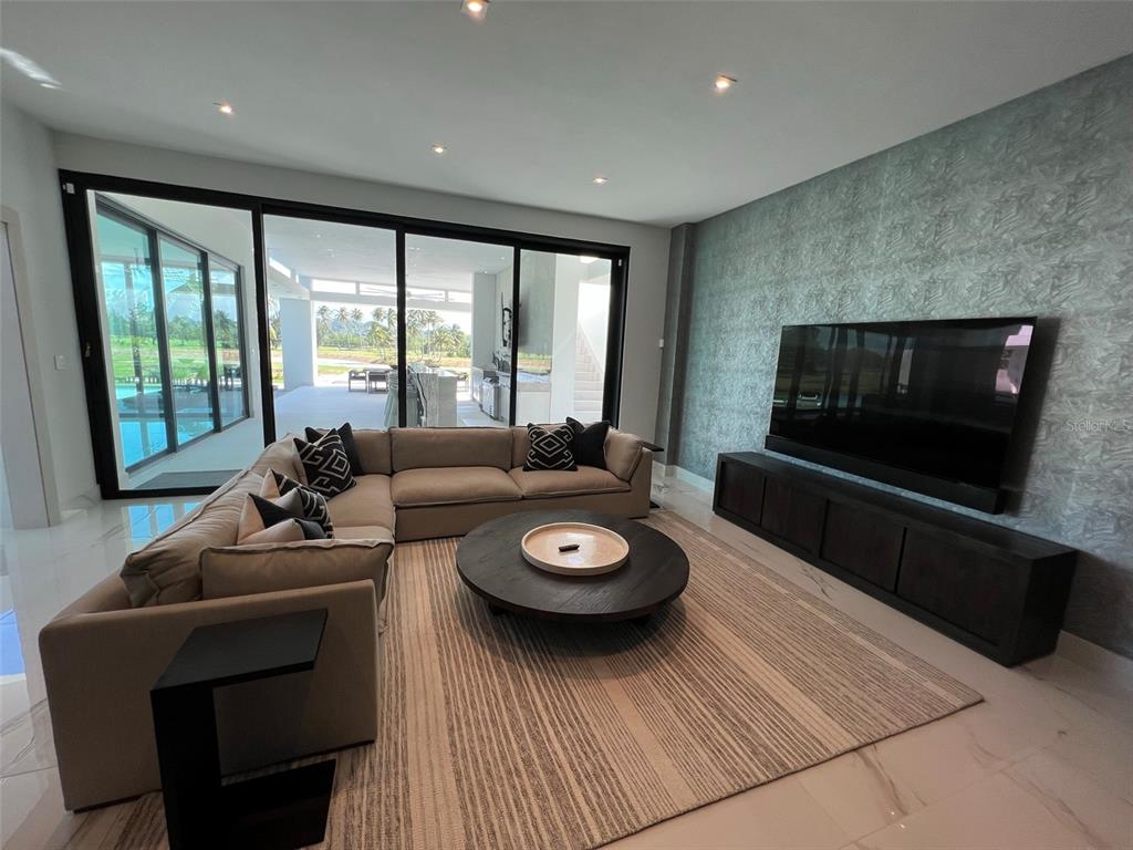 DORADO COUNTRY ESTATES - Residential