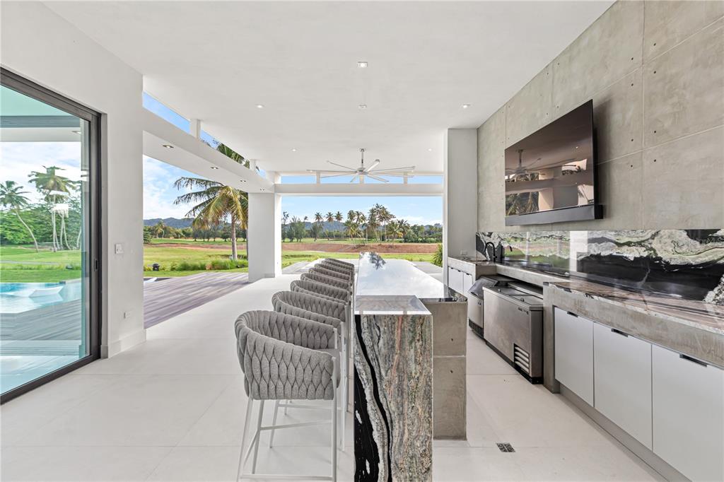 DORADO COUNTRY ESTATES - Residential