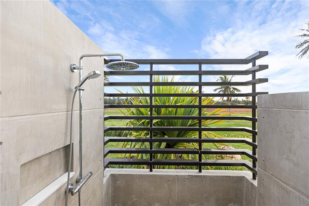 DORADO COUNTRY ESTATES - Residential