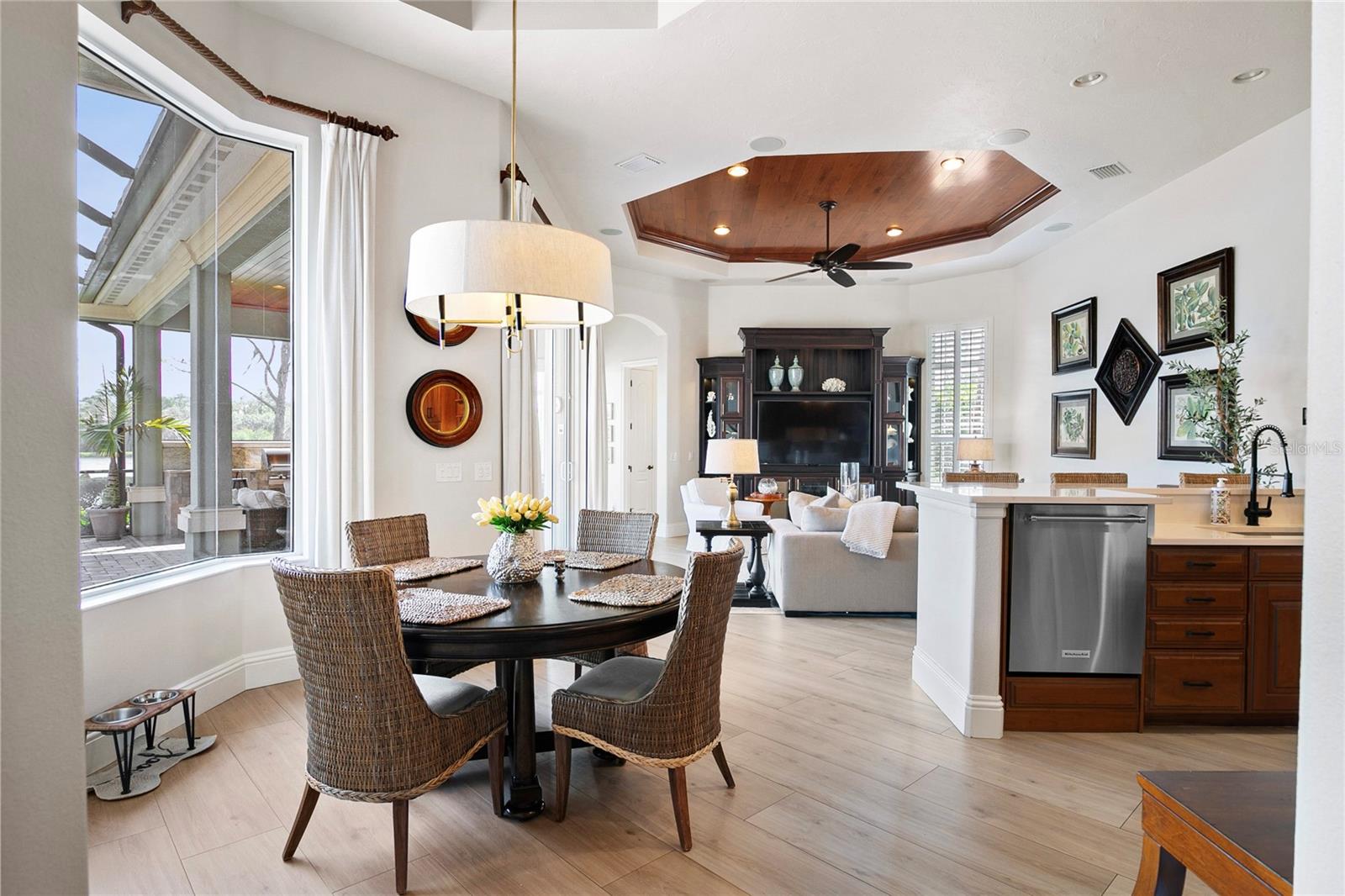 FOUNDERS CLUB - Residential