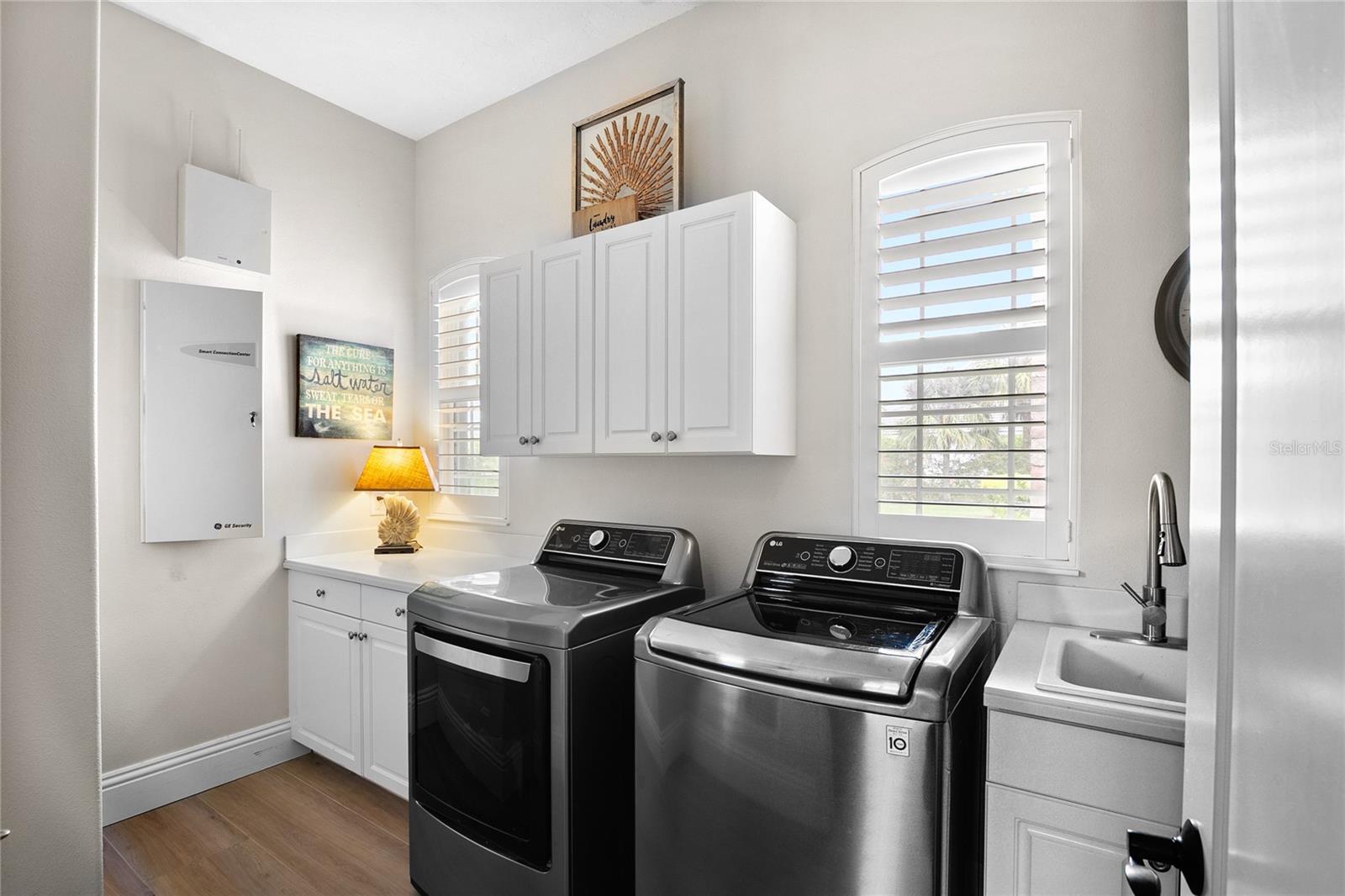 FOUNDERS CLUB - Residential