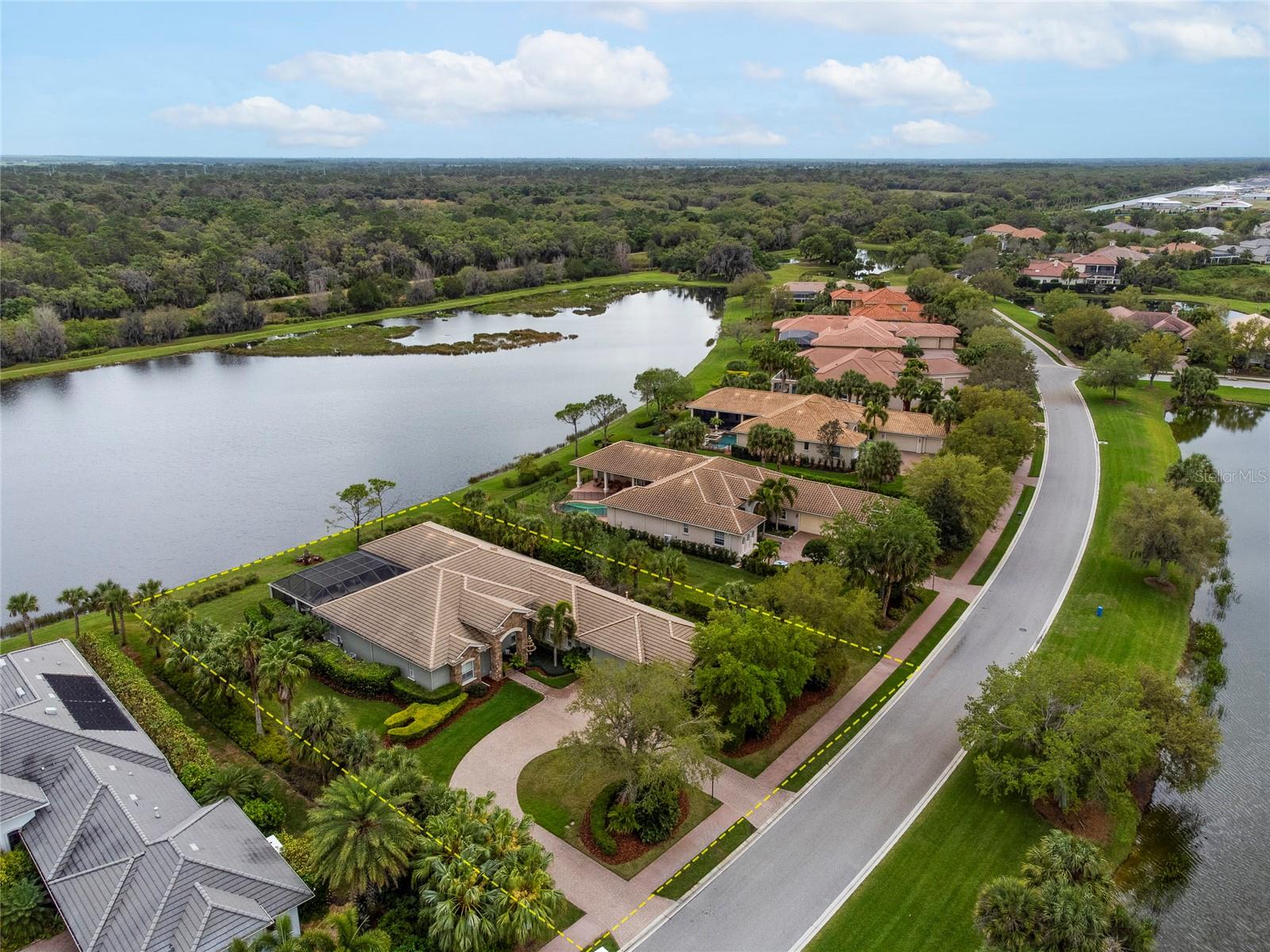 FOUNDERS CLUB - Residential