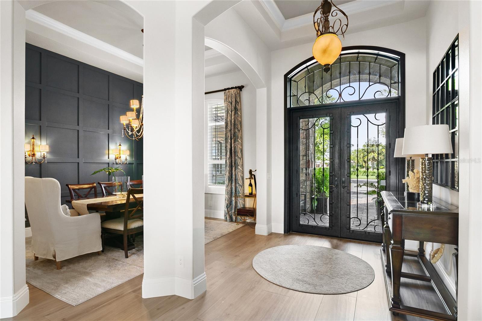 FOUNDERS CLUB - Residential