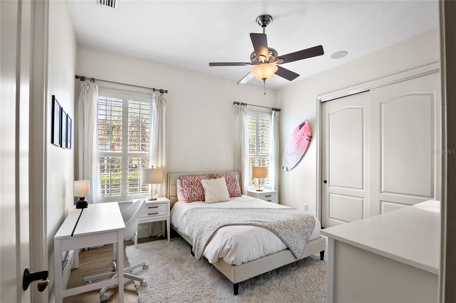 FOUNDERS CLUB - Residential