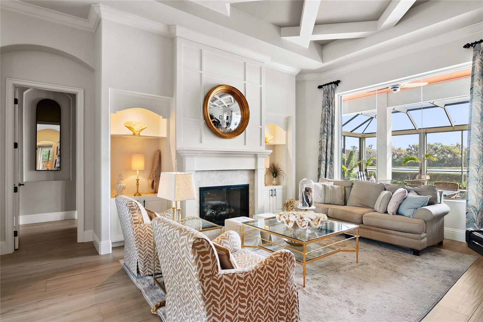 FOUNDERS CLUB - Residential