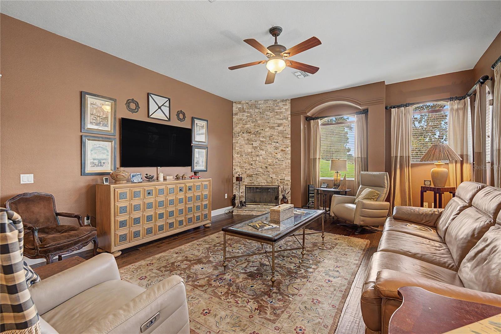 13823 THOROUGHBRED DRIVE