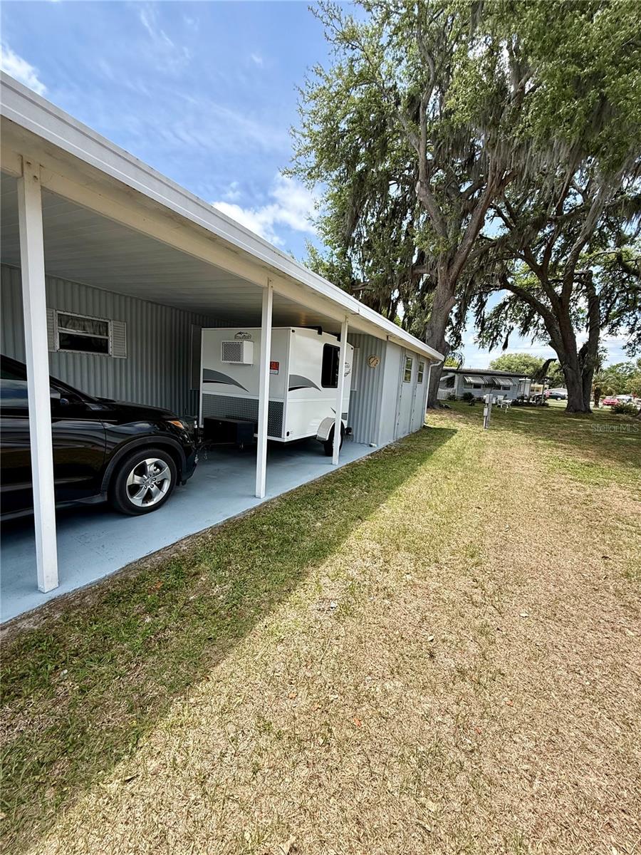 4513 AUTUMN PALM DRIVE