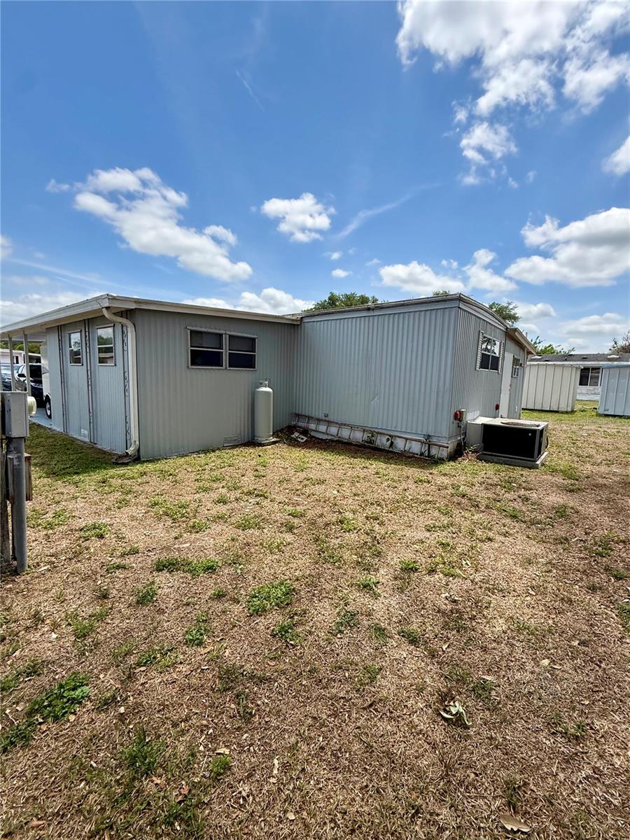 4513 AUTUMN PALM DRIVE