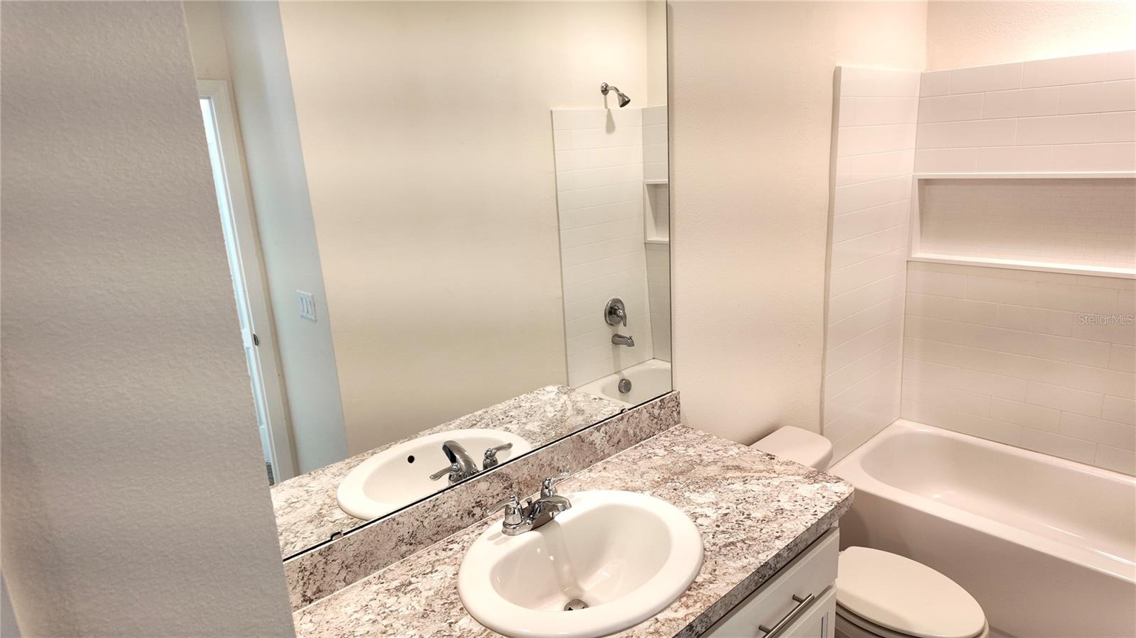 ATRIA/RIDGEWOOD LAKES - Residential Lease